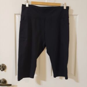 DKNY Black High-Waisted Capri Leggings